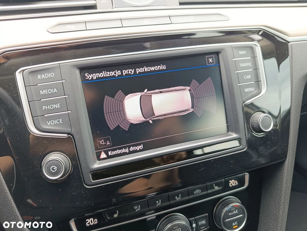 Volkswagen Passat 2.0 TDI SCR 4Motion DSG Elegance - 20