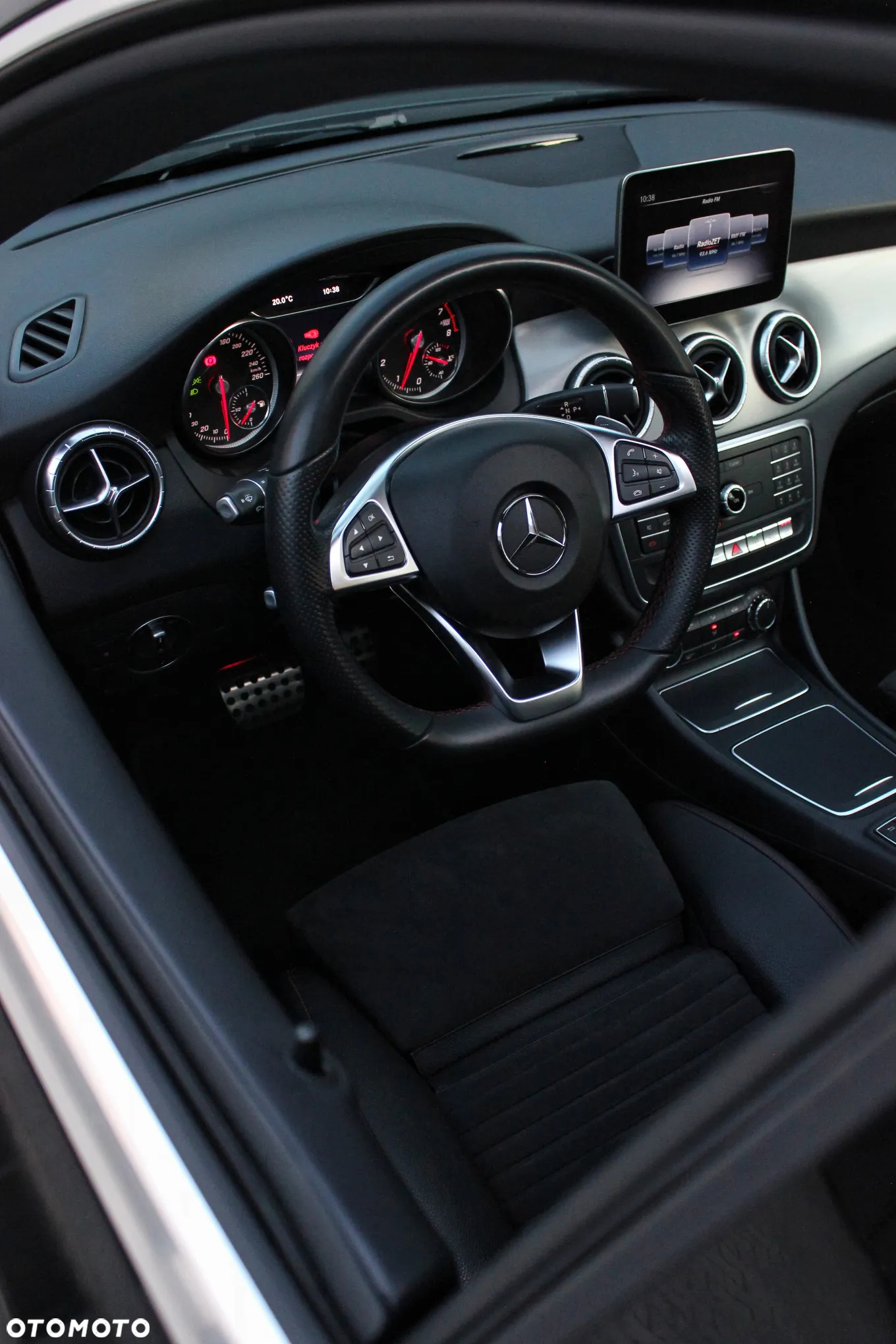 Mercedes-Benz CLA 200 7G-DCT AMG Line - 3