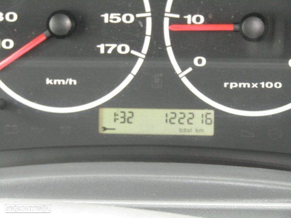 CI International Elliot Cama francesa e duche separado - 27