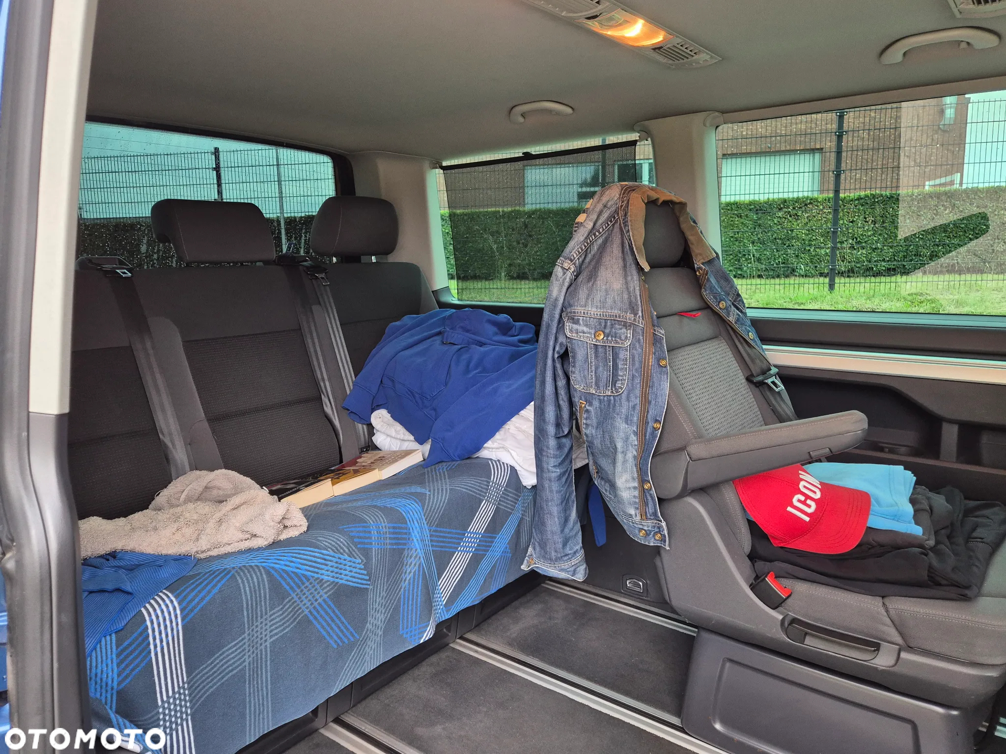 Volkswagen Multivan - 13