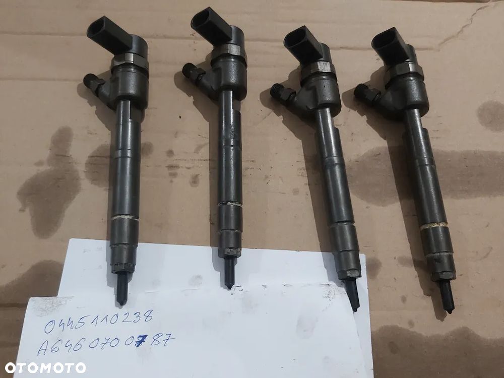 WTRYSK BOSCH 0445110238 A6460700787 MERCEDES