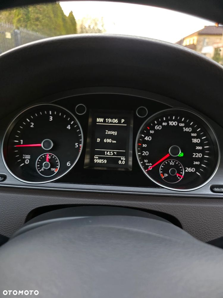 Volkswagen Passat 2.0 TDI Comfortline DSG - 14