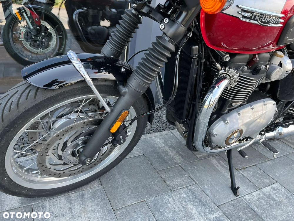 Triumph Bonneville - 5
