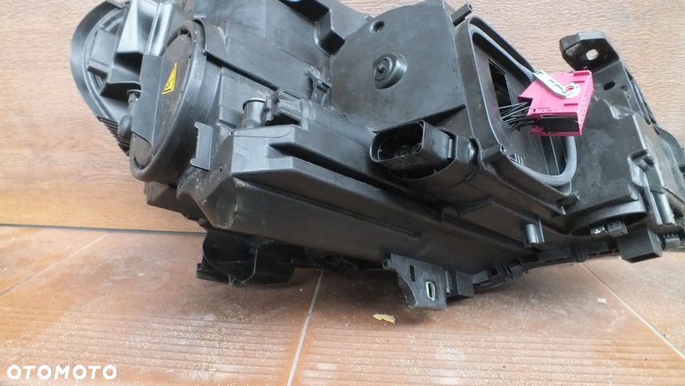 Bi Xenon lewy Mercedes B klasa W246 8200139 - 6