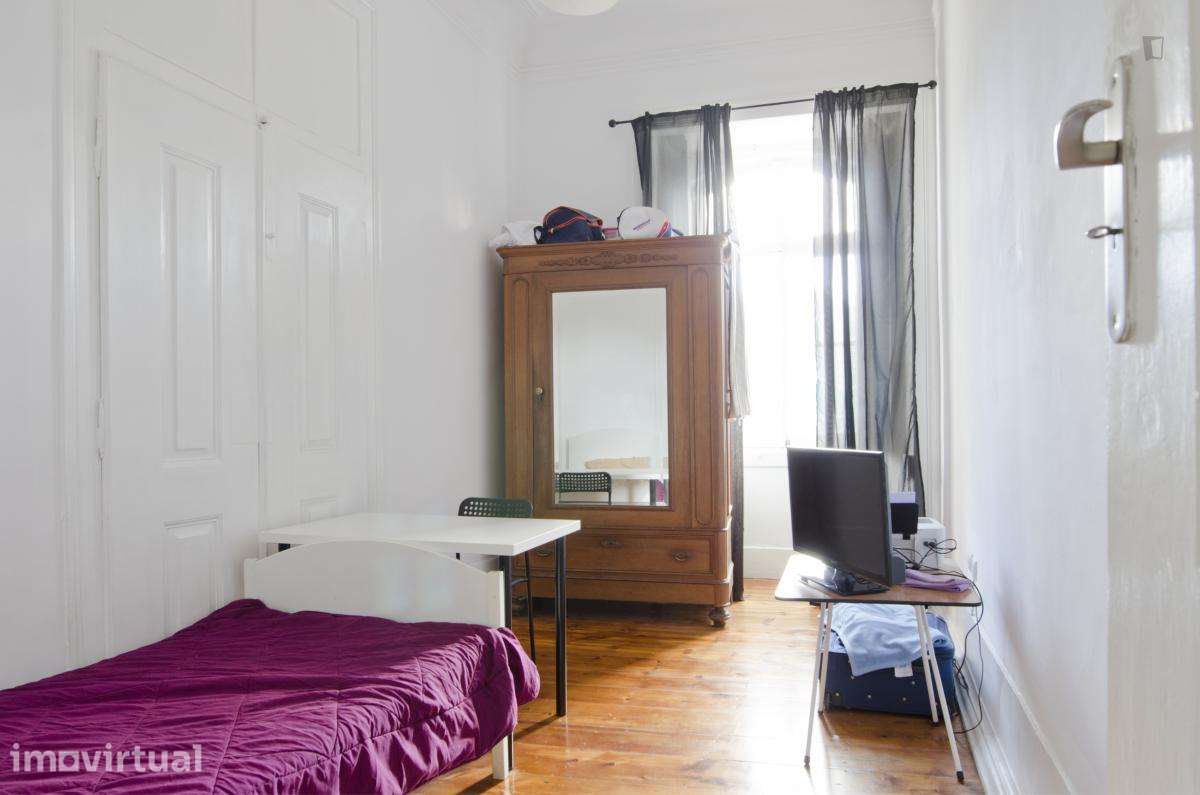 Quarto - localizado em Alcântara Lisbon - Grande imagem: 3/29