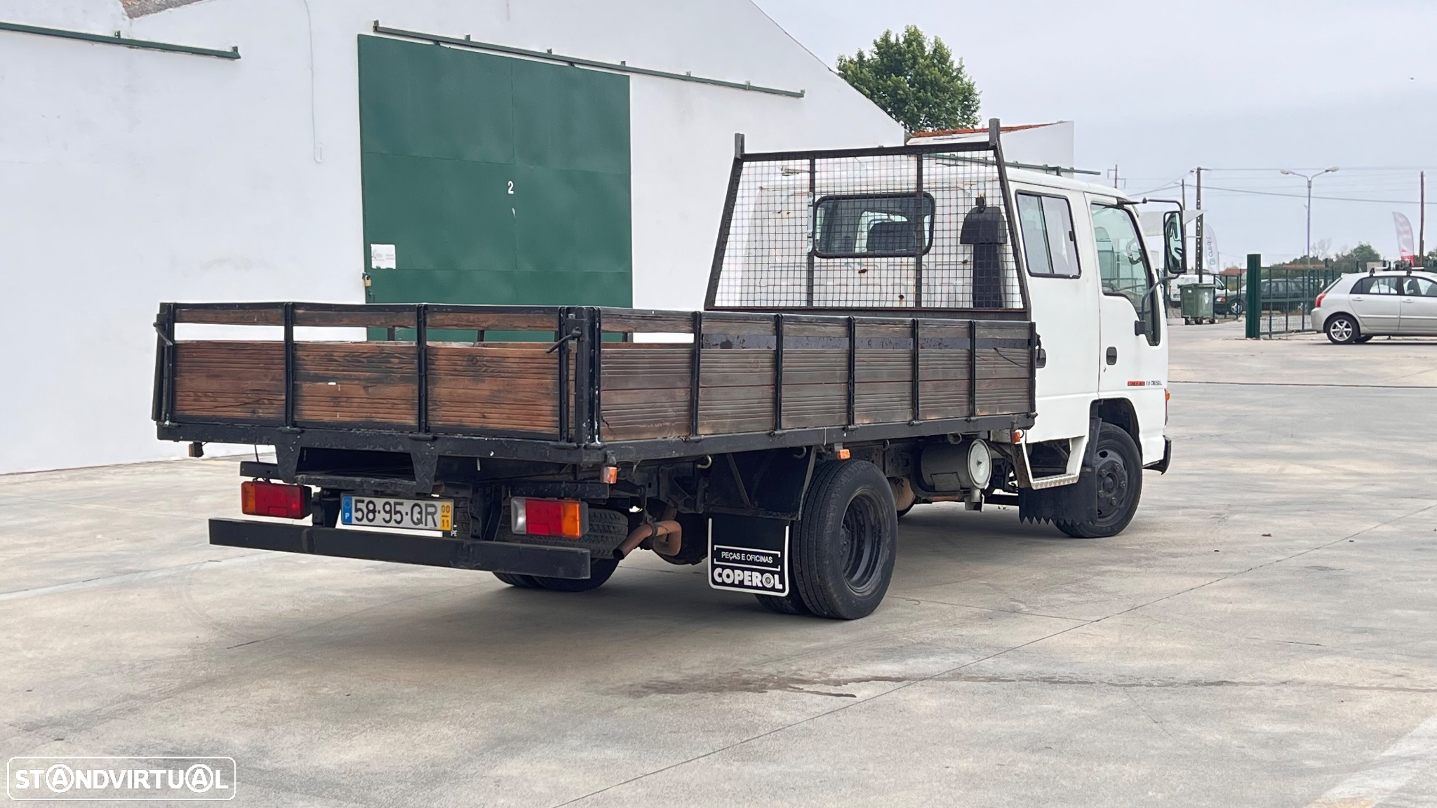 Isuzu NKR 55 LL5 D 7 lugares 2.8 d - 4