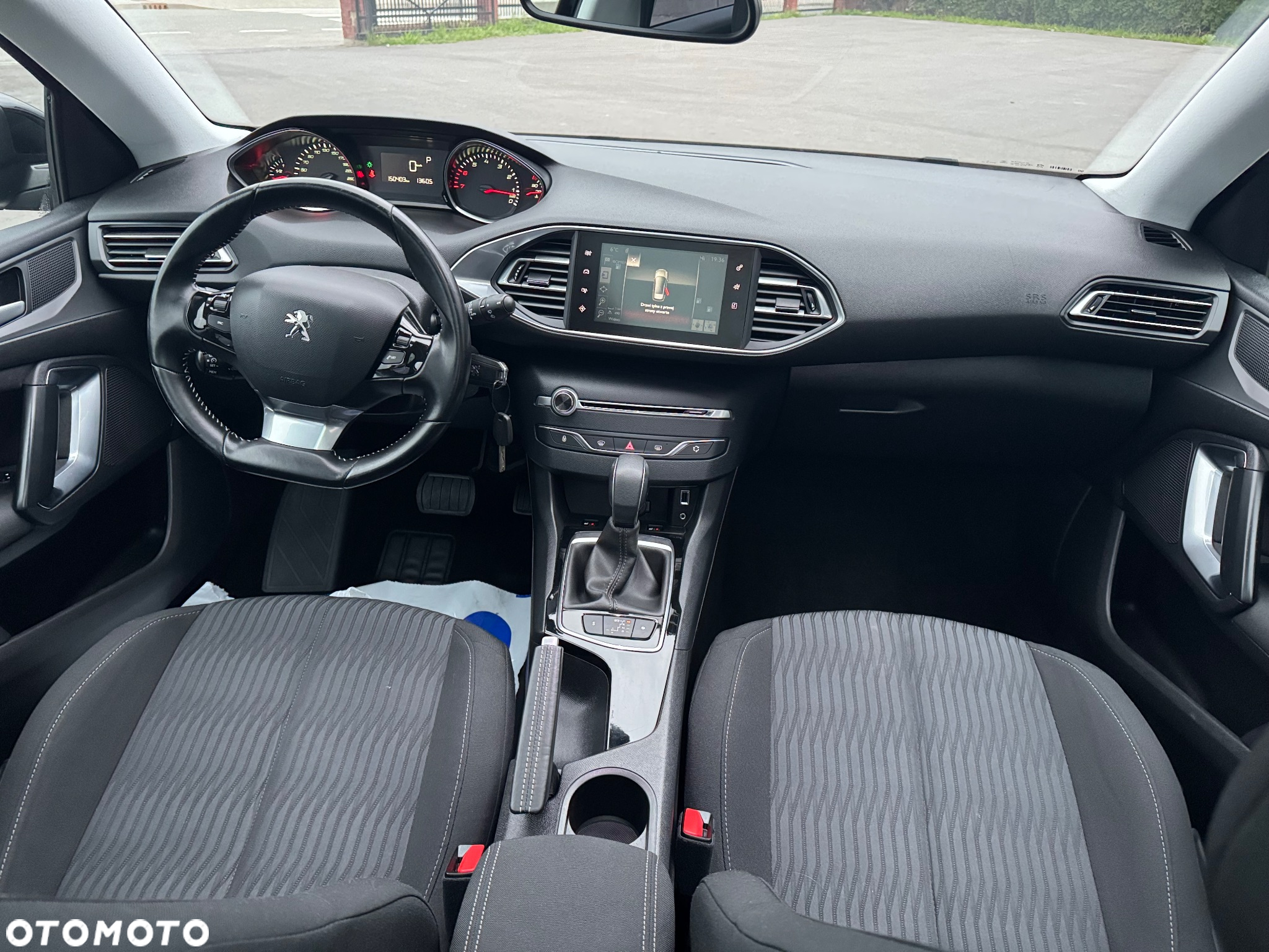 Peugeot 308 SW 1.2 PureTech Allure S&S EAT6 - 23