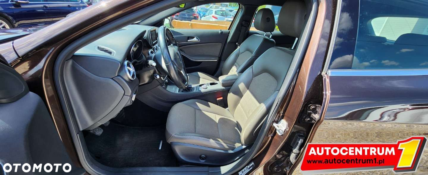 Mercedes-Benz GLA - 25