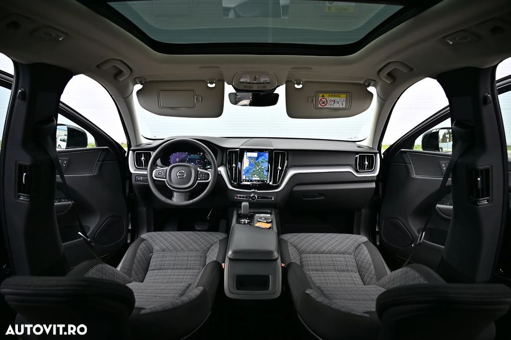 Volvo XC 60 B4 MHEV AT AWD Ultimate Dark - 14