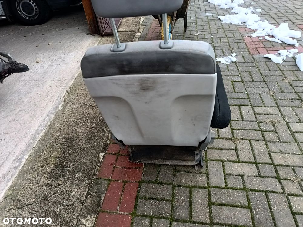 Fotel kierowcy pompowany zwykły podwójny sprinter 906 crafter Mercedes - 12