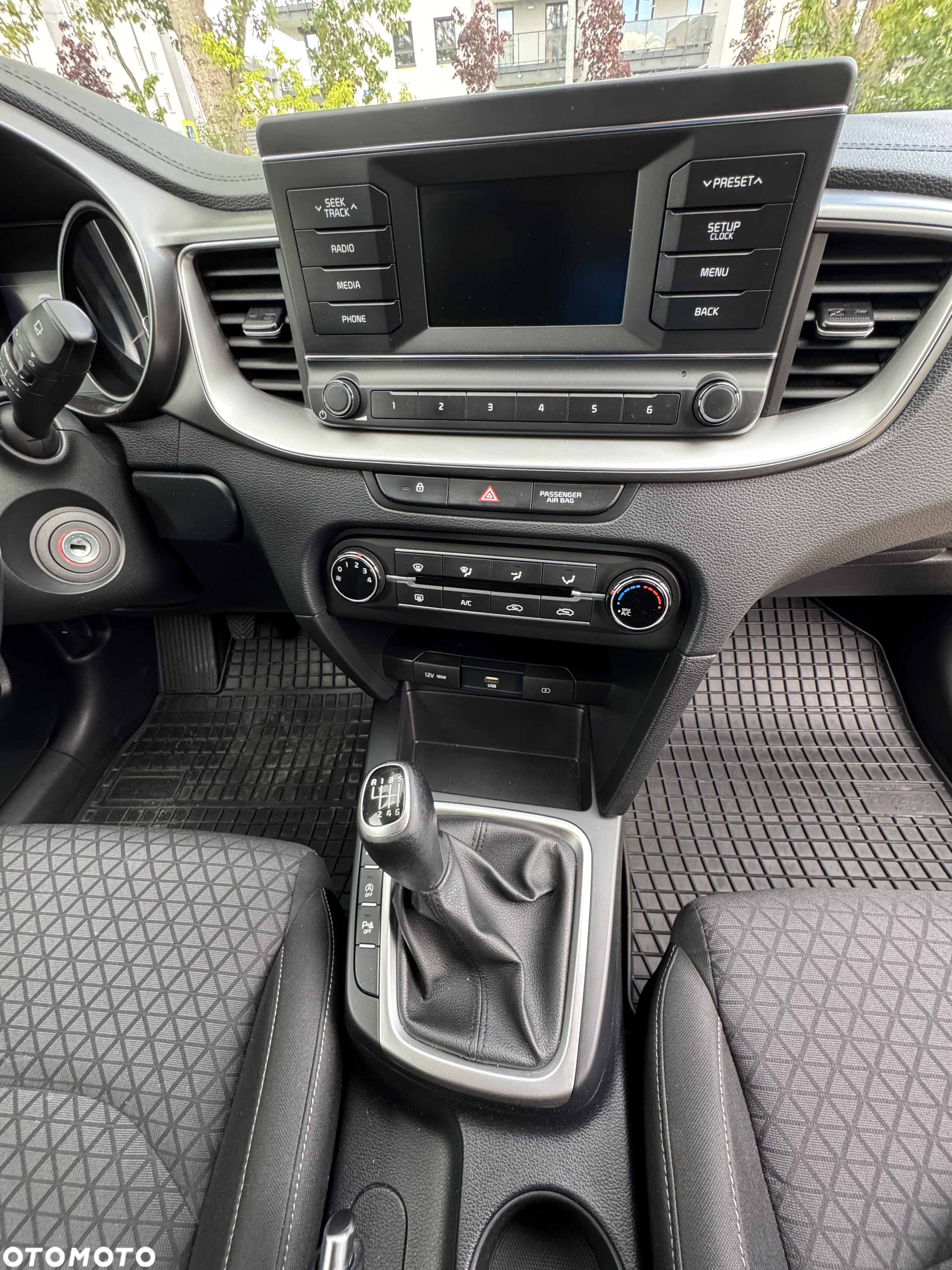 Kia Ceed 1.6 CRDi SCR M - 13