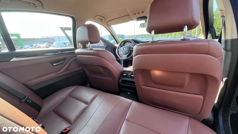 BMW Seria 5 520d xDrive Luxury Line - 31
