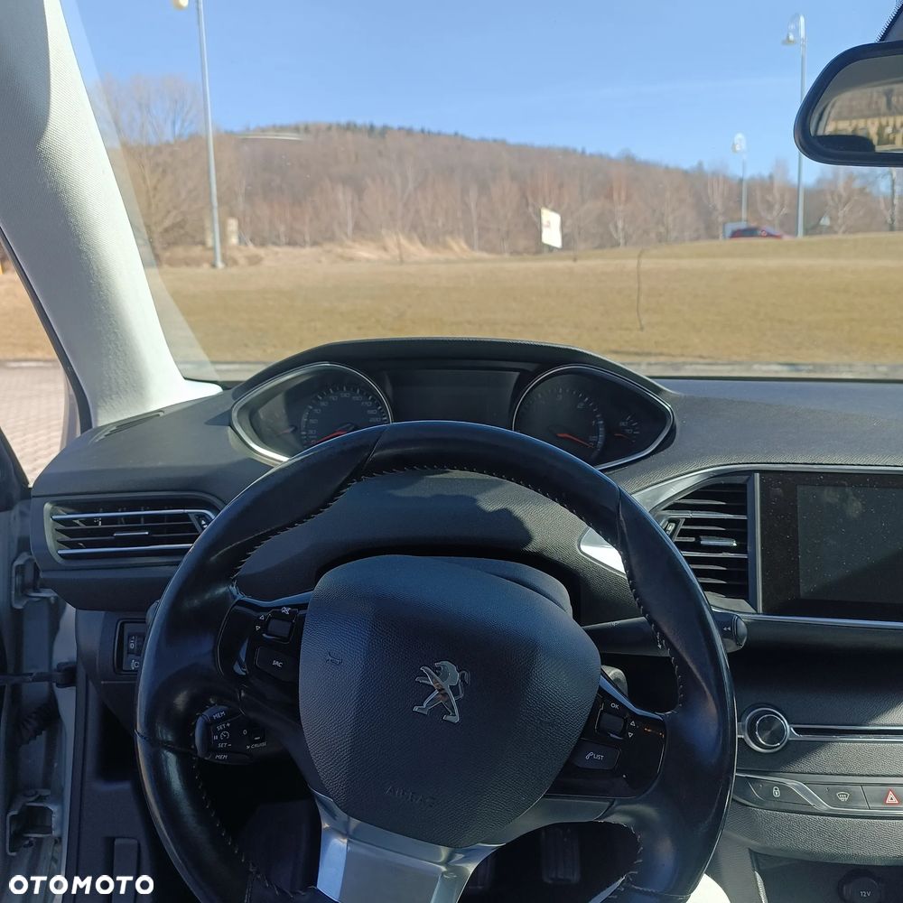 Peugeot 308 1.6 BlueHDi Allure S&S - 12