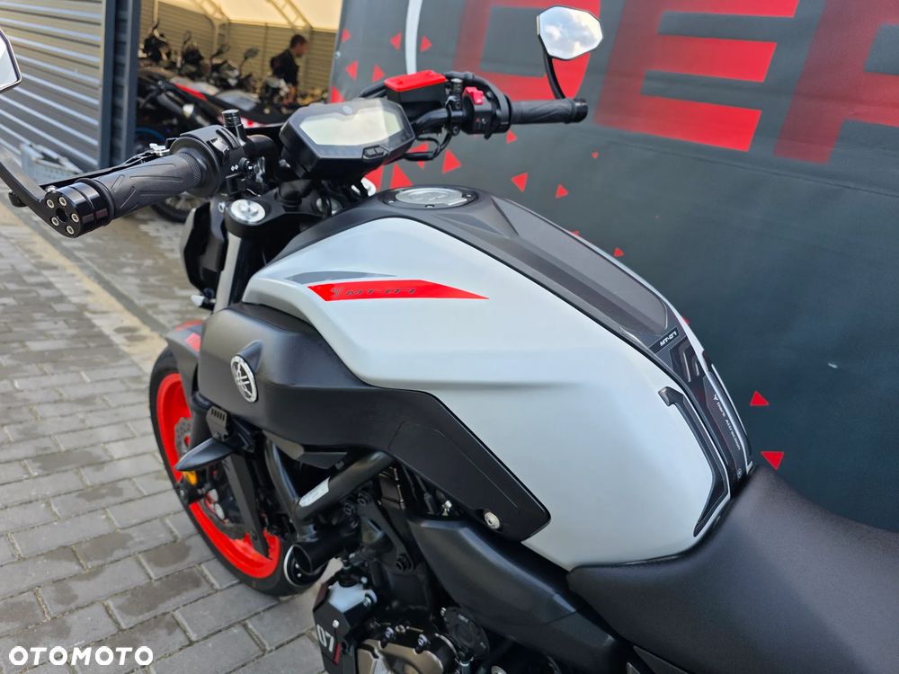 Yamaha MT - 9