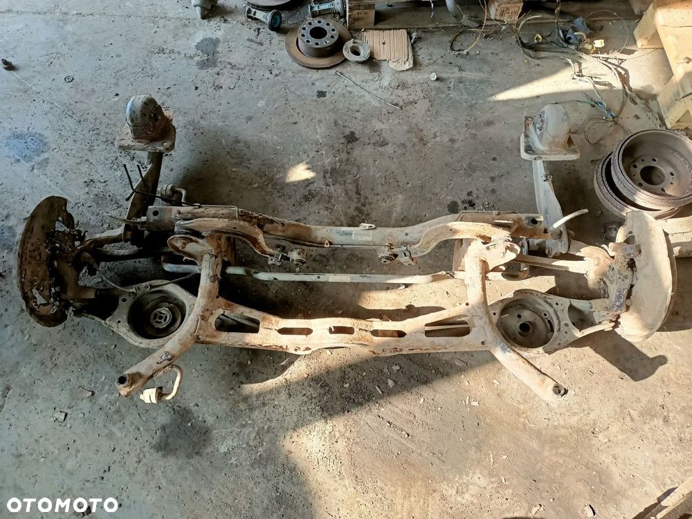 SANKI BELKA ZAWIESZENIA TYŁ VW GOLF 5 - 1