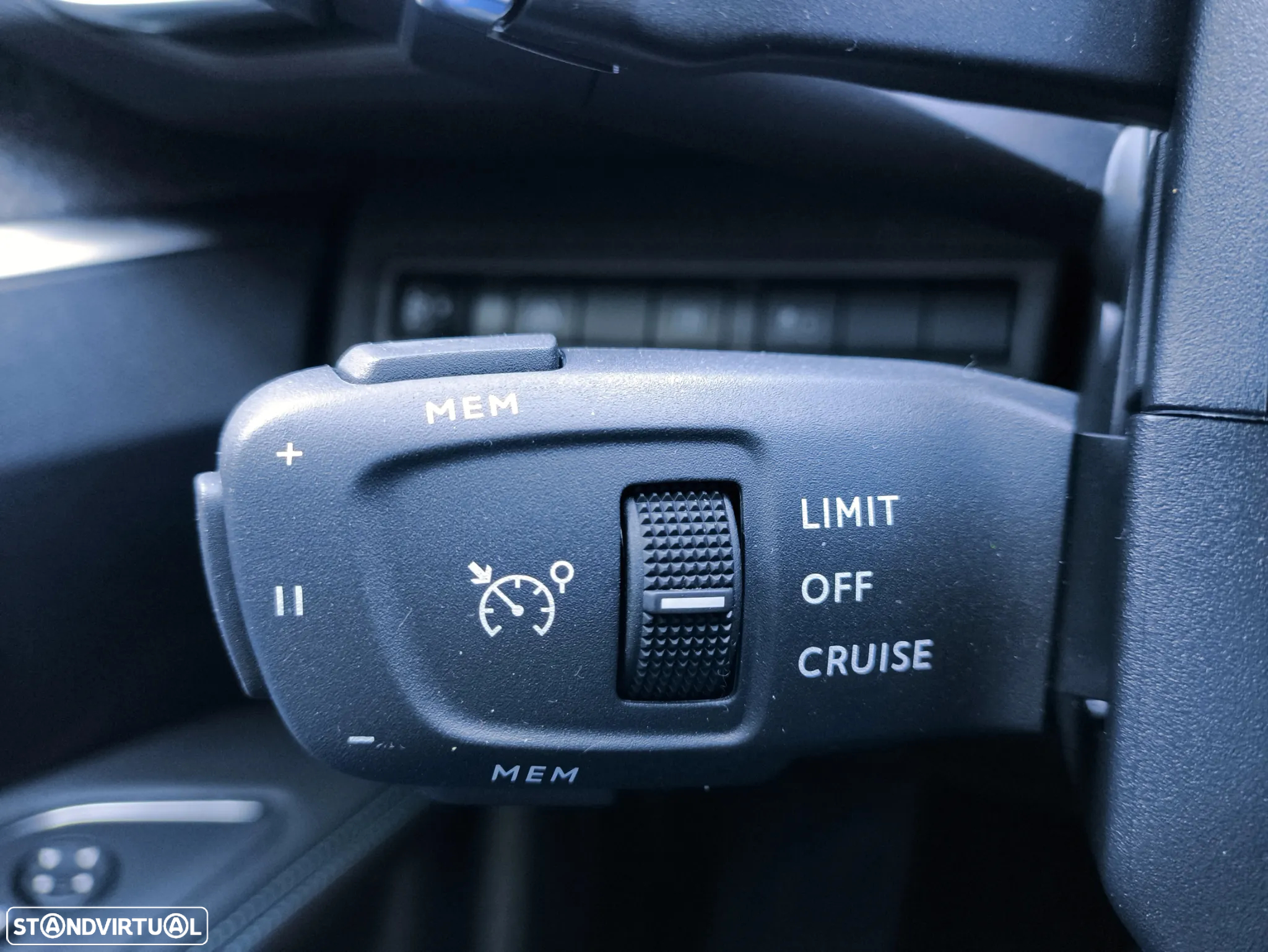 Peugeot 3008 1.6 Hybrid Allure Pack e-EAT8 - 26