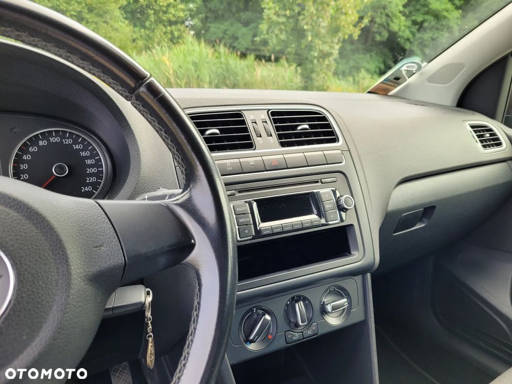 Volkswagen Polo 1.4 16V Comfortline - 11