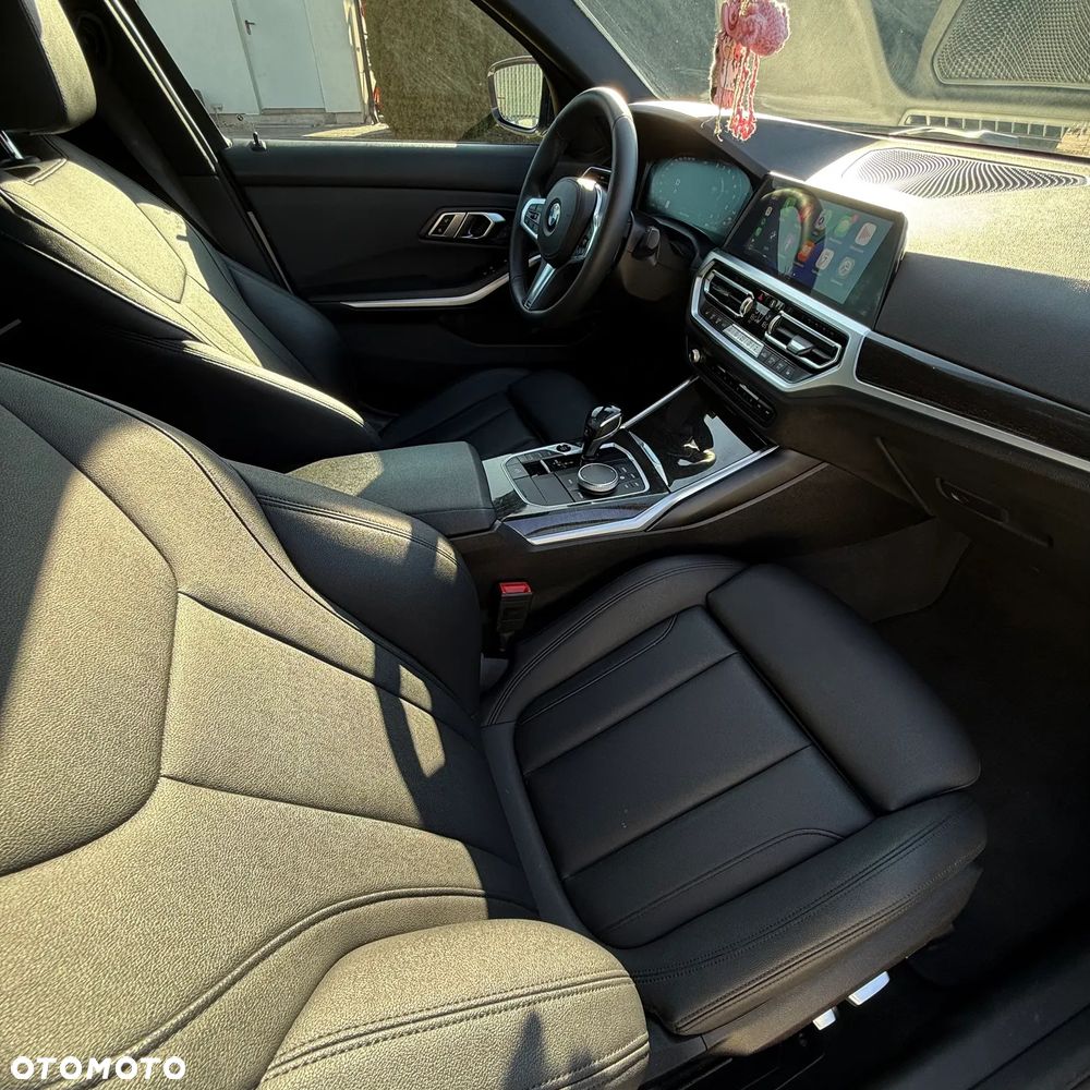 BMW Seria 3 330i xDrive M Sport - 36