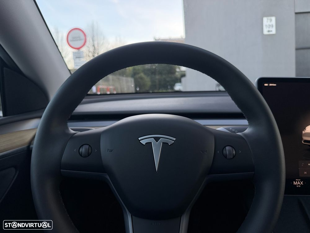 Tesla Model Y Tração Traseira - 4