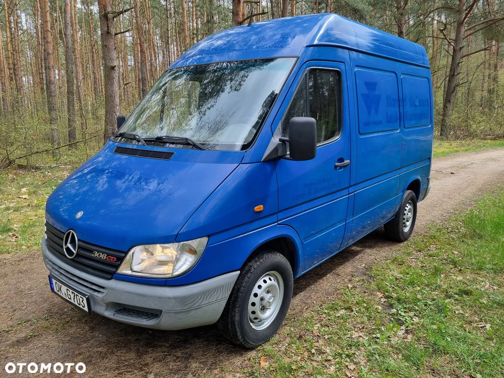 Mercedes-Benz Sprinter - 1