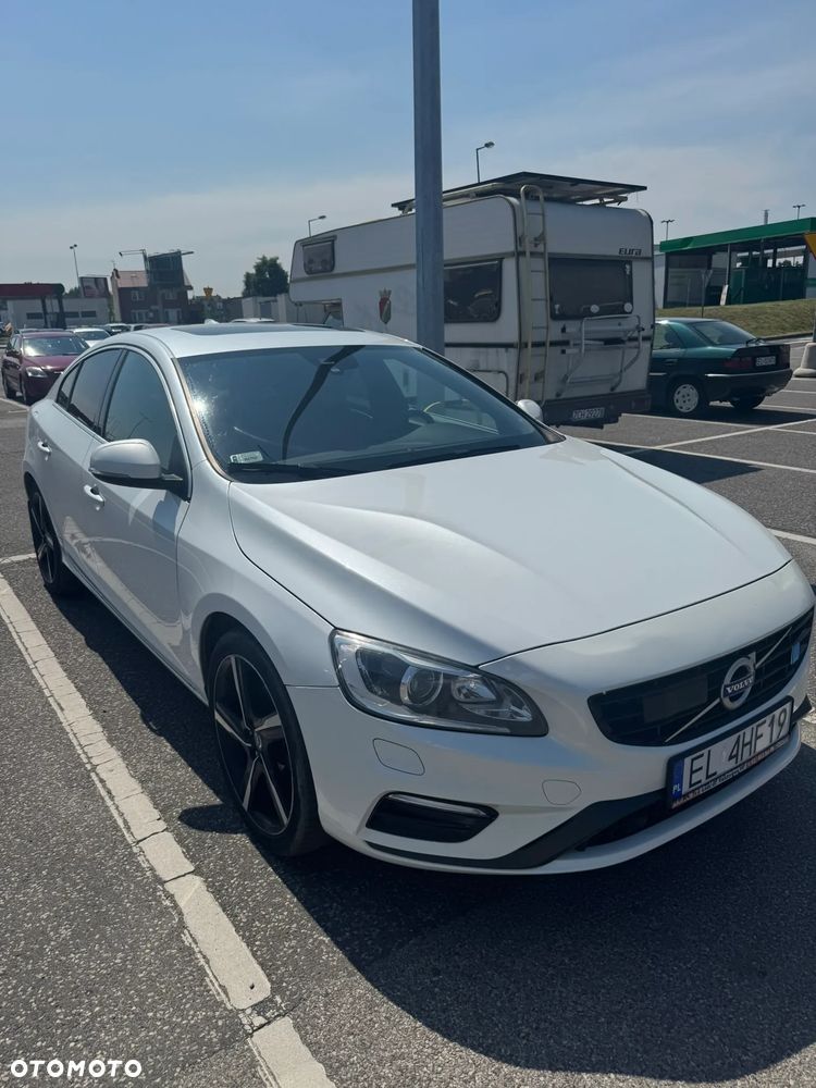 Volvo S60 T5 Drive-E R-Design Momentum - 1