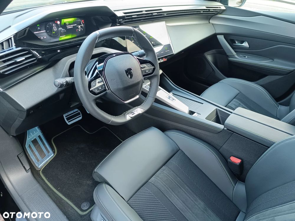 Peugeot 408 1.2 PureTech mHEV GT S&S e-DSC6 - 32