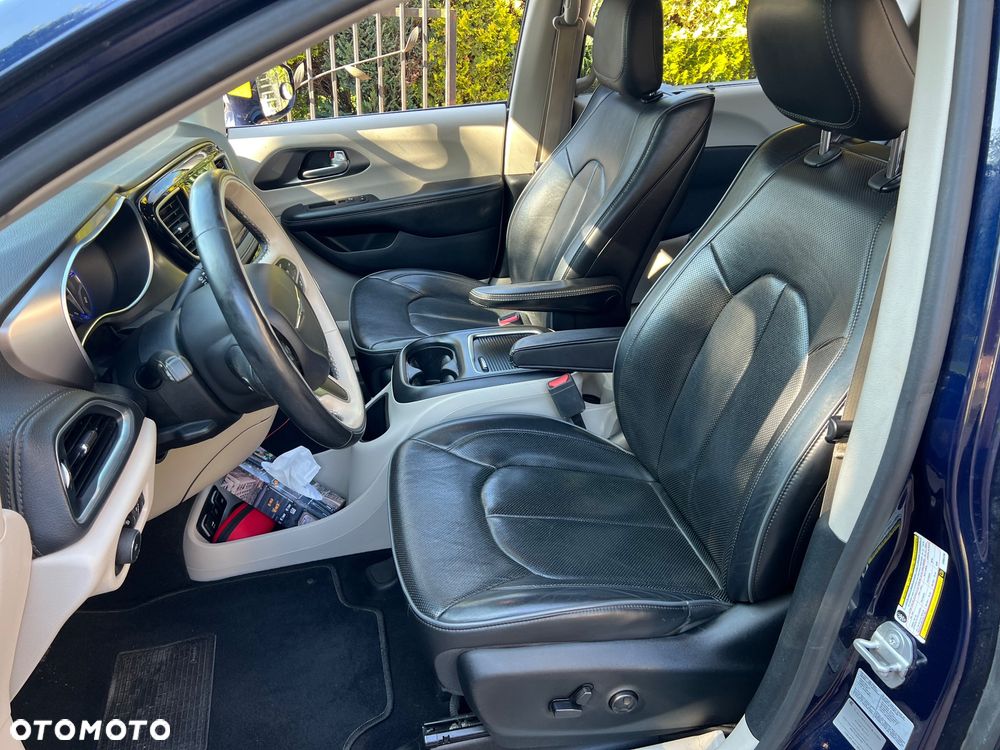 Chrysler Pacifica - 18