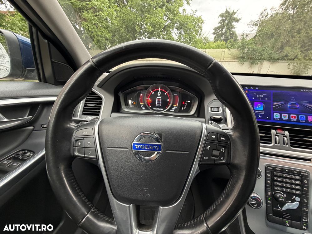 Volvo XC 60 D4AWD Kinetic - 19