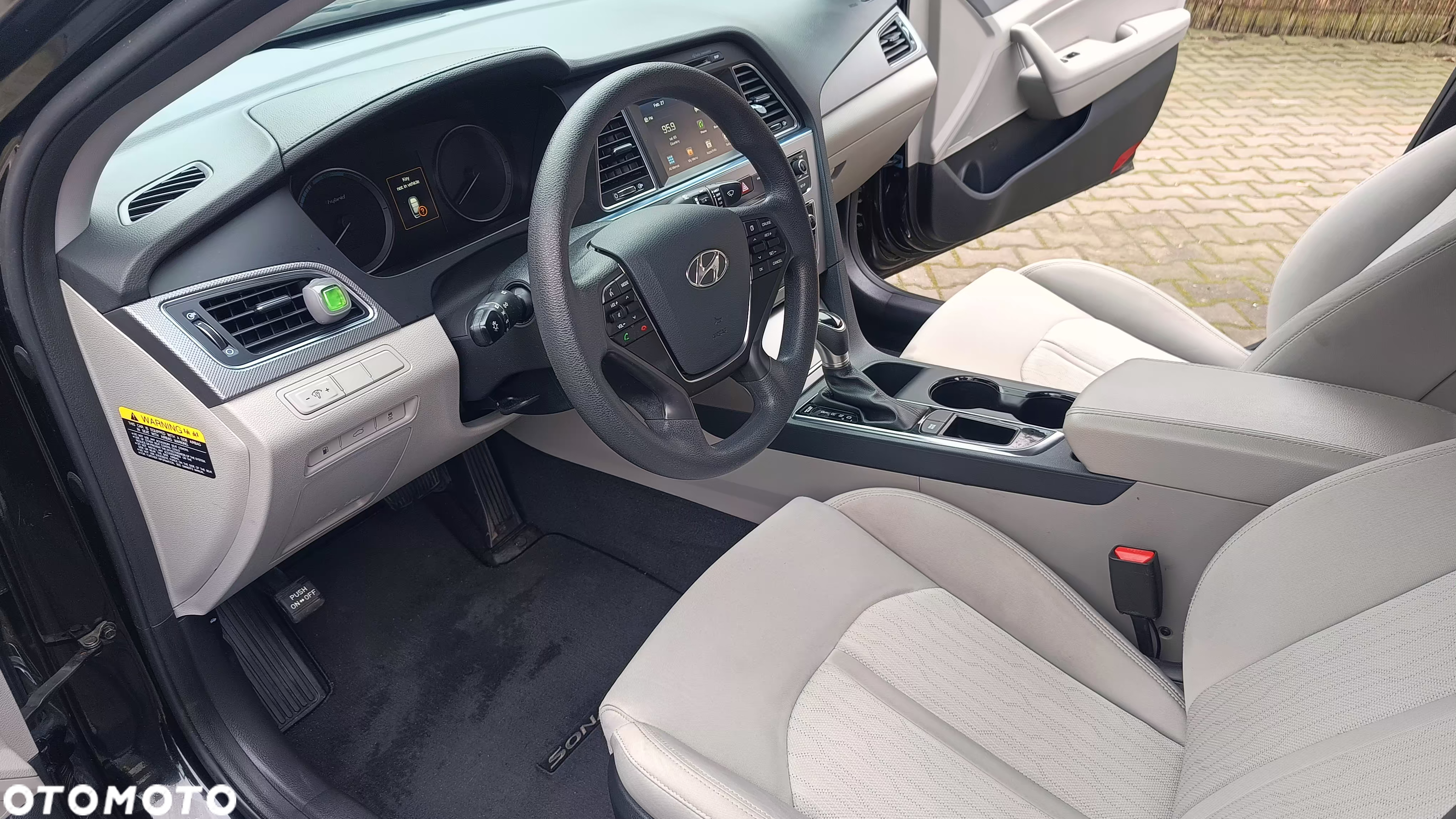 Hyundai Sonata - 16