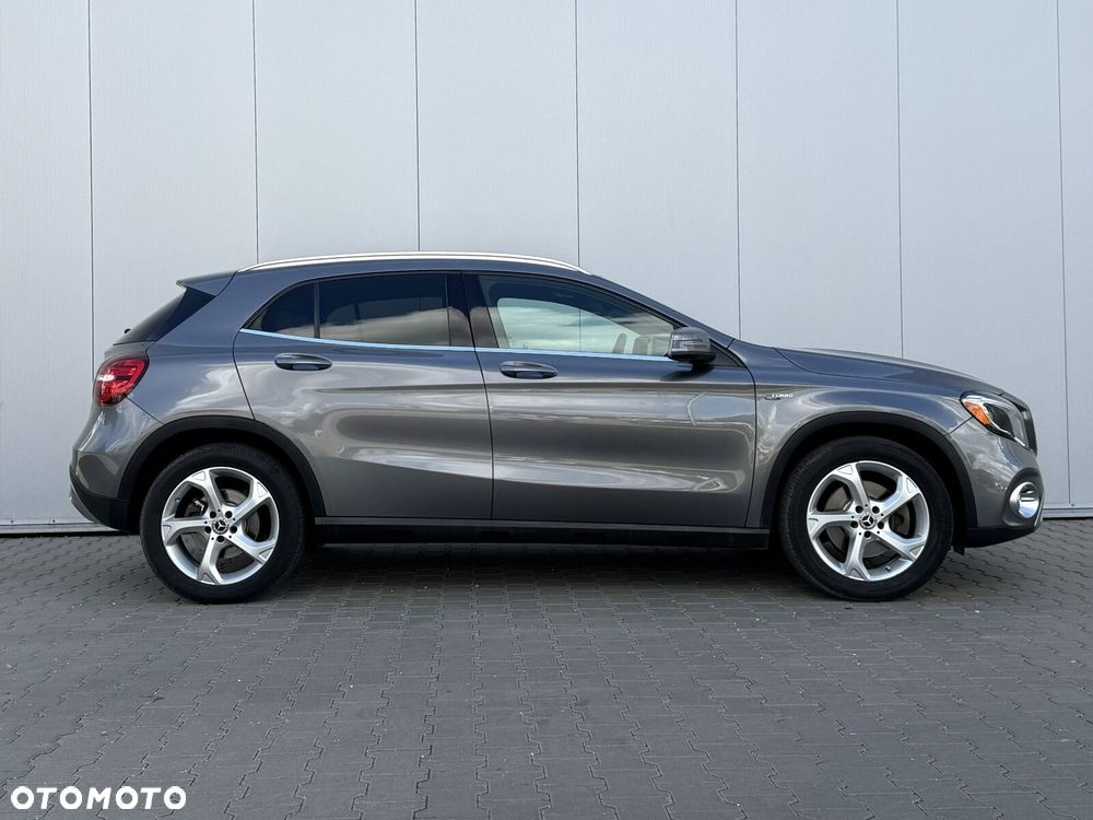 Mercedes-Benz GLA 250 4-Matic - 9