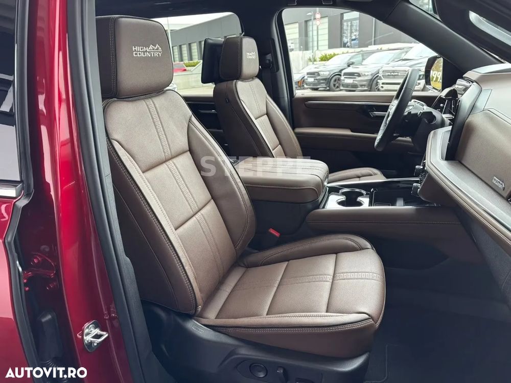 Chevrolet Suburban - 13