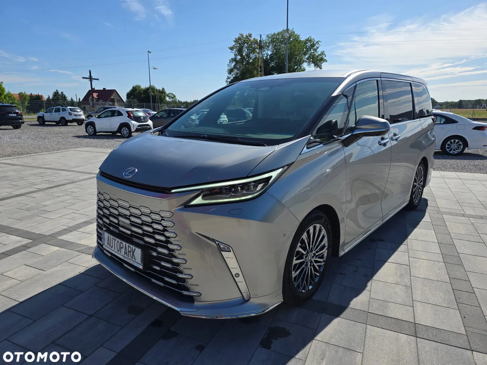 Lexus LM 350h Omotenashi - 22