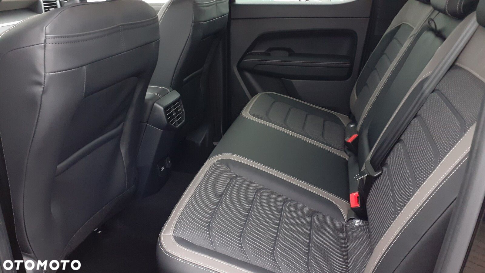 Volkswagen Amarok Aventura - 28