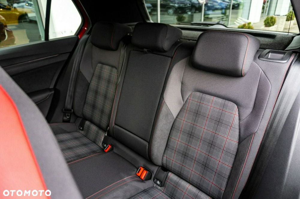 Volkswagen Golf - 21