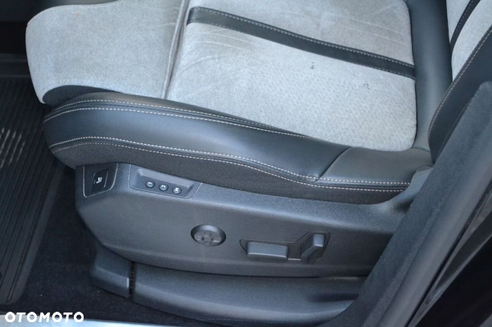 Peugeot 3008 1.6 PureTech Hybrid4 PHEV GT Pack S&S EAT8 - 20