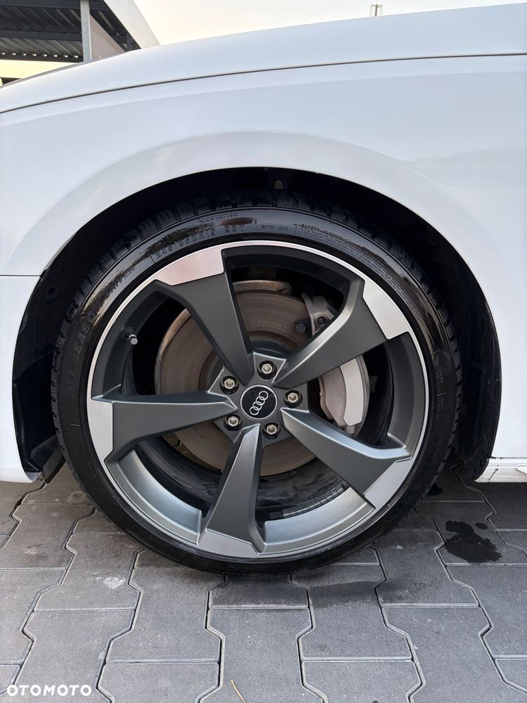 Audi A4 Limousine - 8