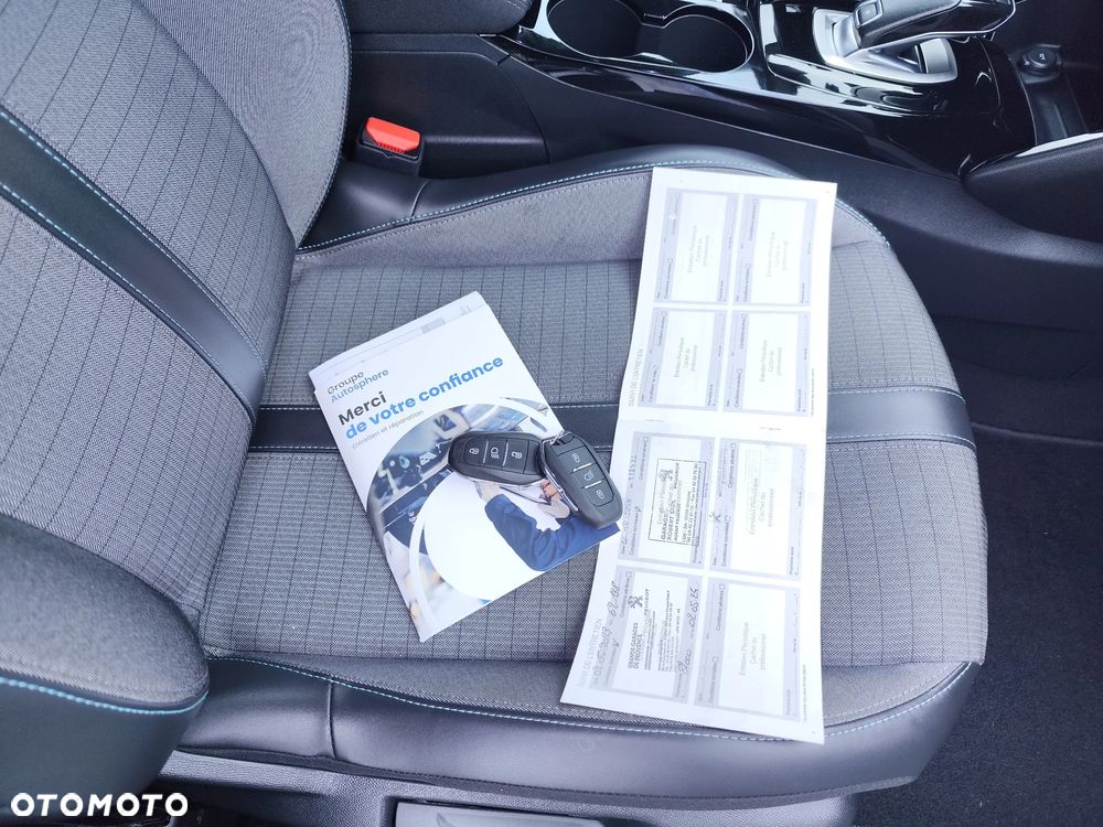 Peugeot 2008 1.2 PureTech Allure S&S EAT8 - 20
