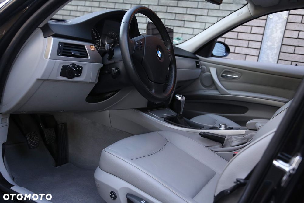 BMW Seria 3 - 24