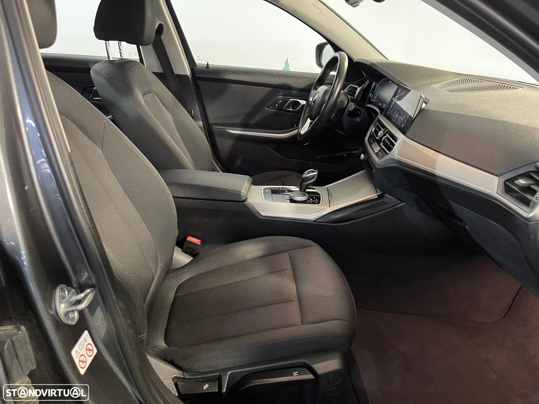BMW 330 e Auto - 15