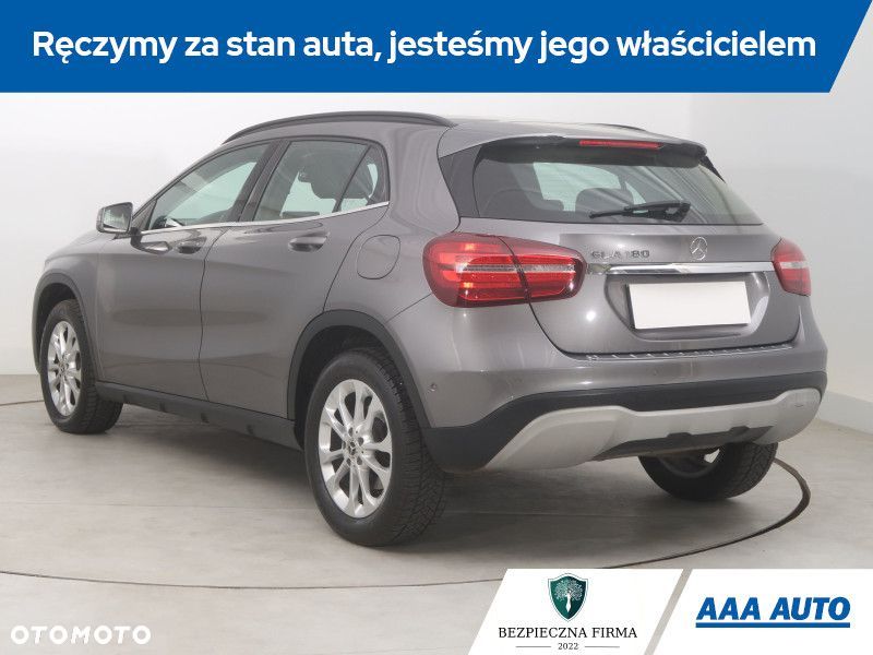 Mercedes-Benz GLA - 5