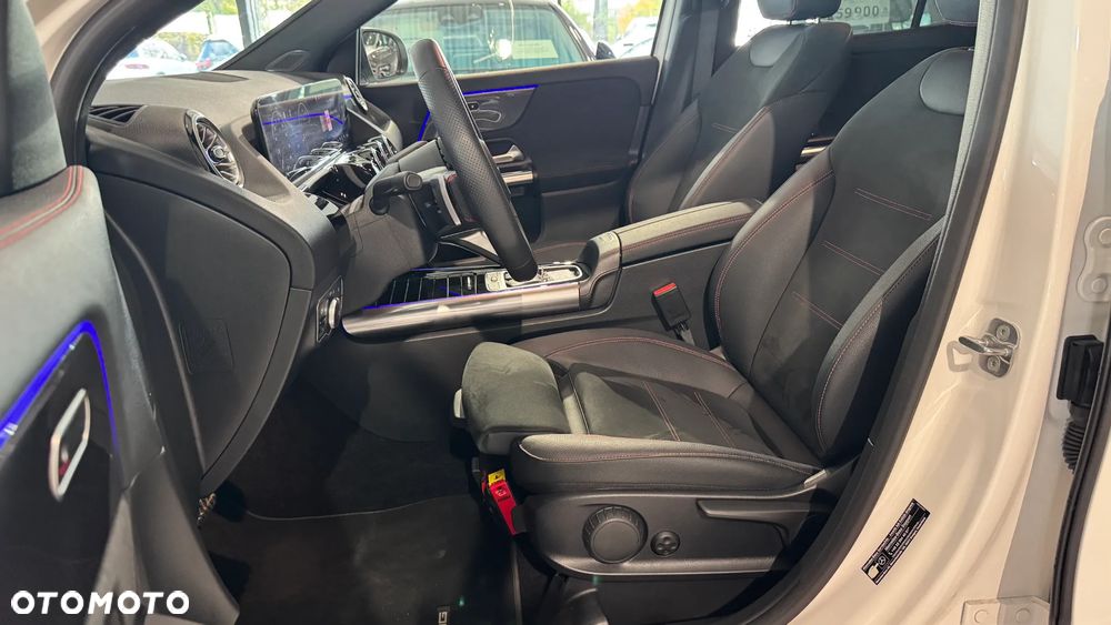 Mercedes-Benz GLA 200 AMG Line - 11