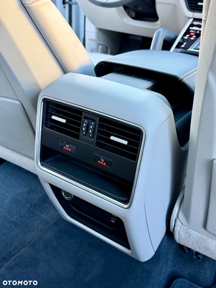 Porsche Cayenne Platinum Edition - 29