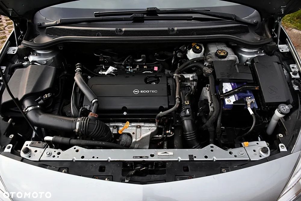 Opel Astra 1.6 Turbo Color Edition - 26