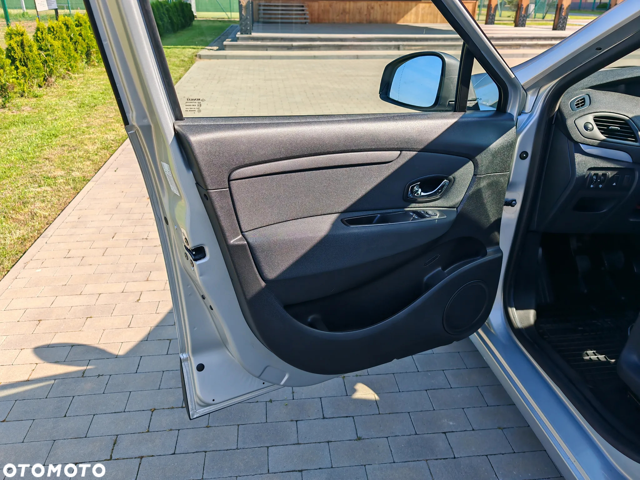 Renault Scenic 1.6 16V 110 TomTom Edition - 21