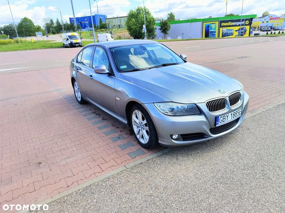 BMW Seria 3 318i - 9