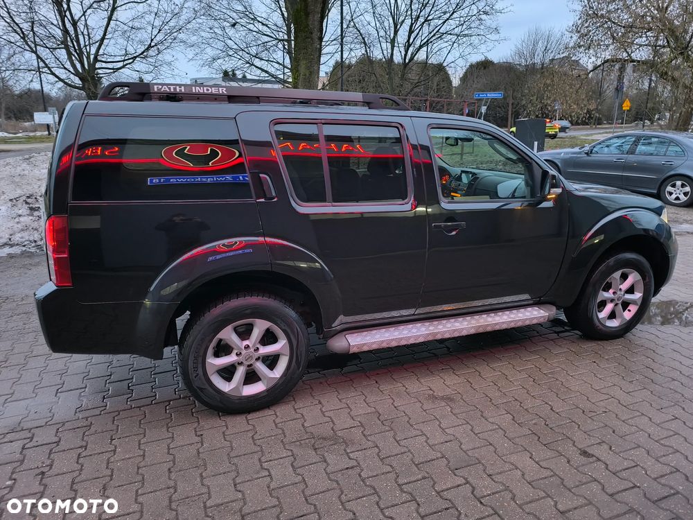 Nissan Pathfinder 2.5 D LE - 5
