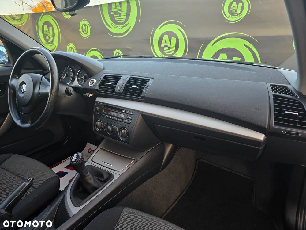 BMW Seria 1 116i - 26