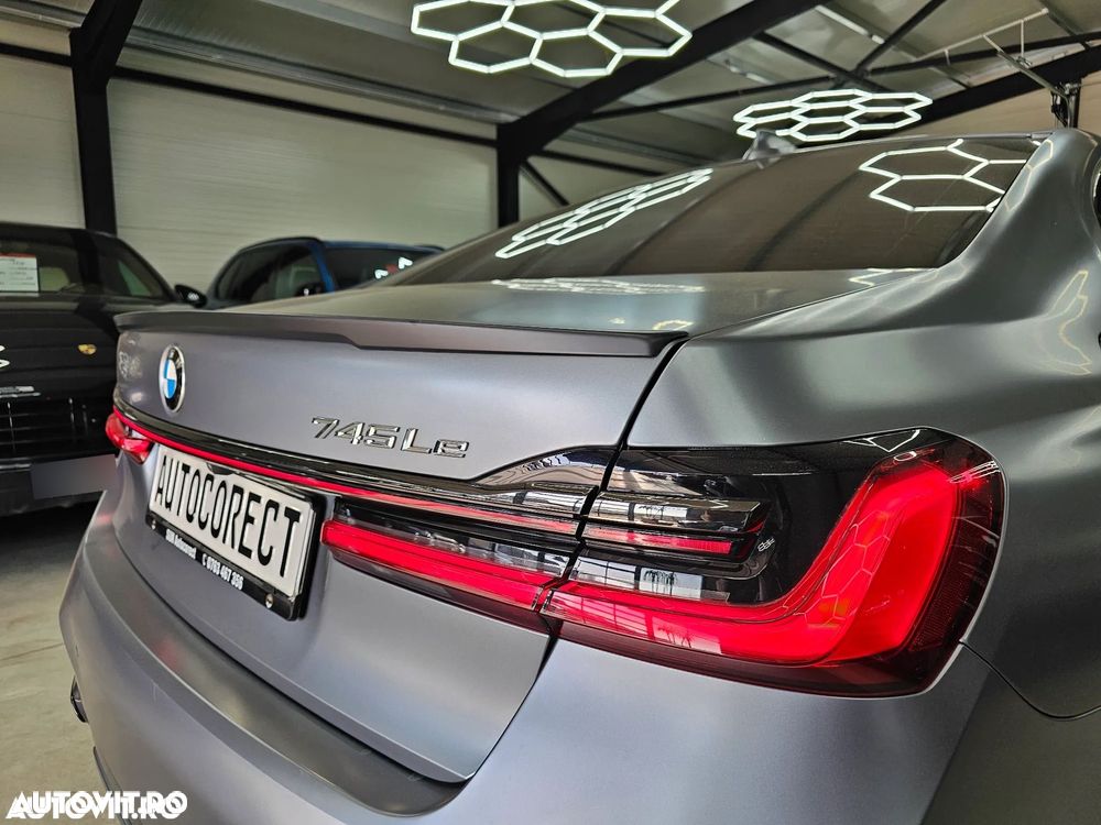 BMW Seria 7 745Le - 30
