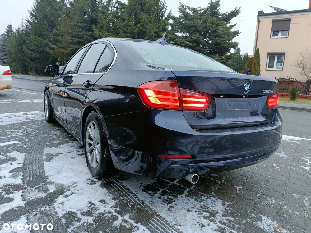 BMW Seria 3 320d Blue Performance Sport Line - 10