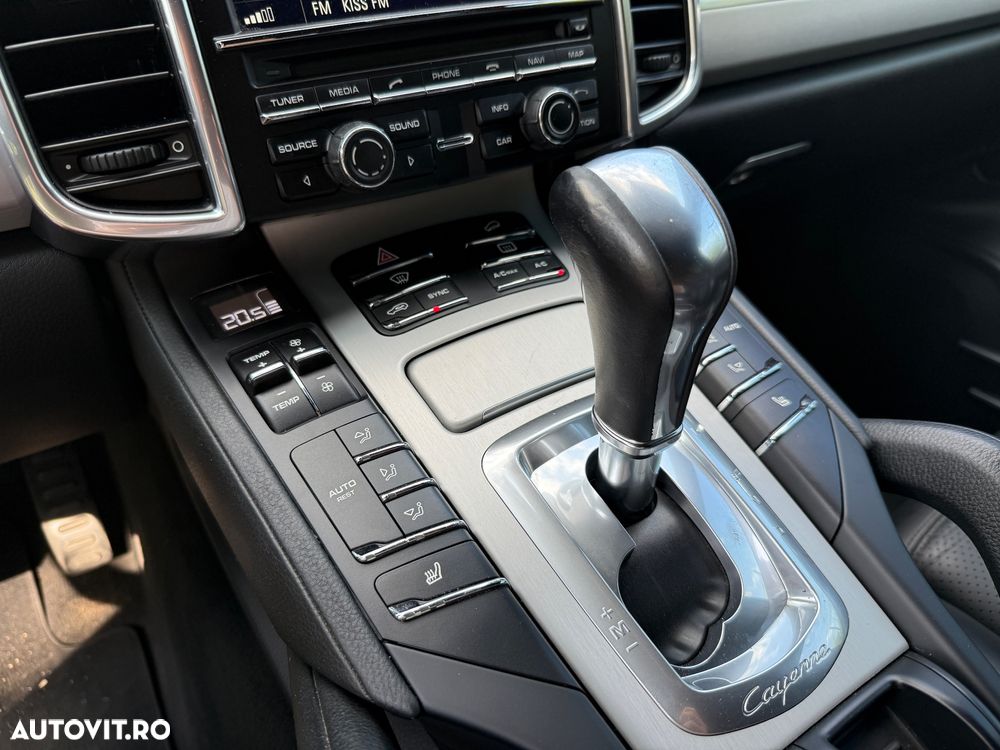 Porsche Cayenne - 18